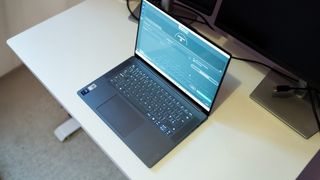 Lenovo Yoga Slim 7i Aura Edition