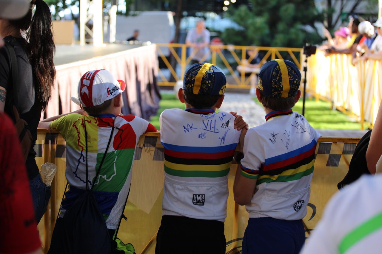 These young autograph seekers staked out a prime spot by the stage. I spoke with them ahead of the race and asked them who they thought would win. One of the picked Skjelmose and the other Powless - the eventual 1-2 finishers.