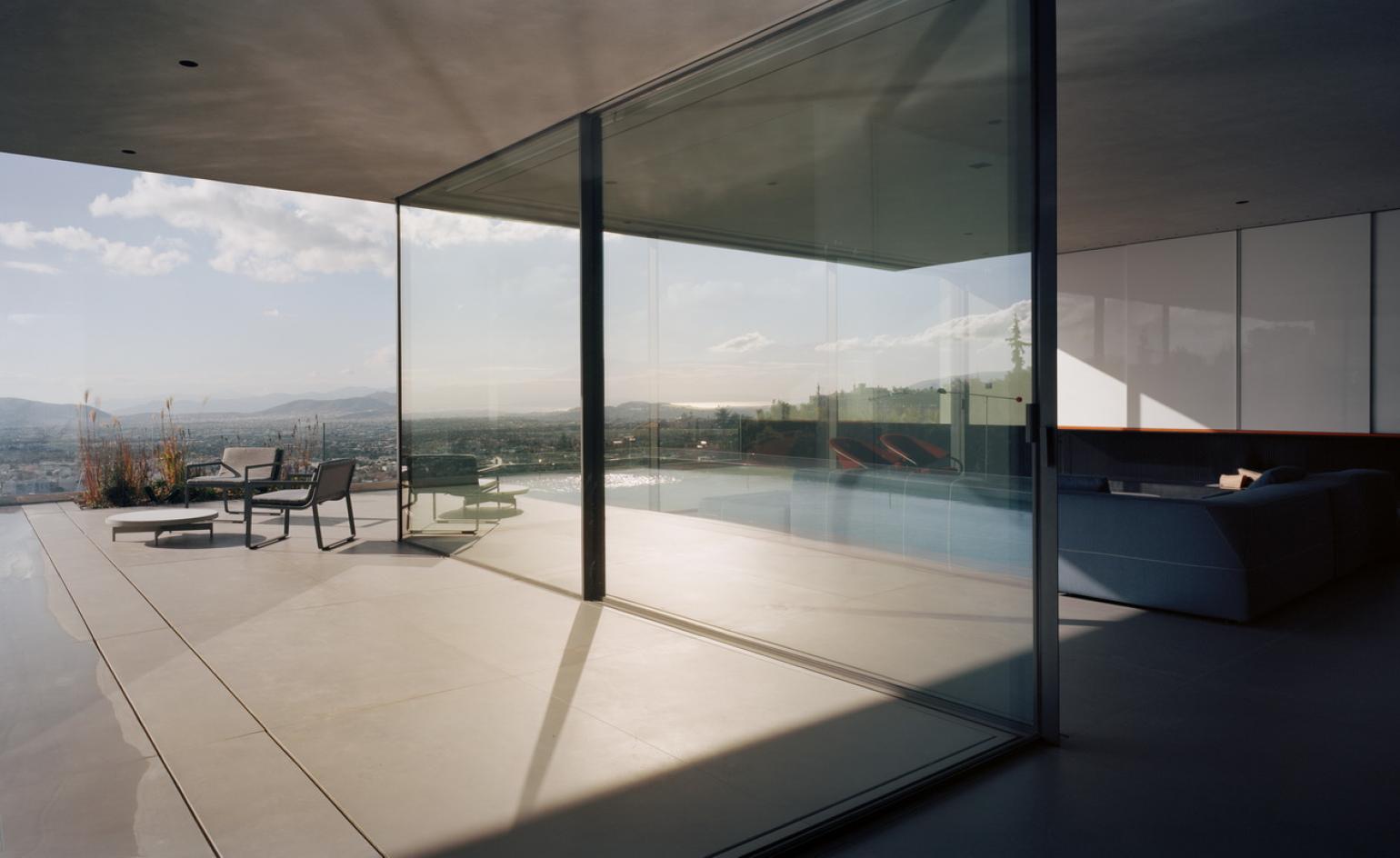 Piano nobile at reflection house in Athens