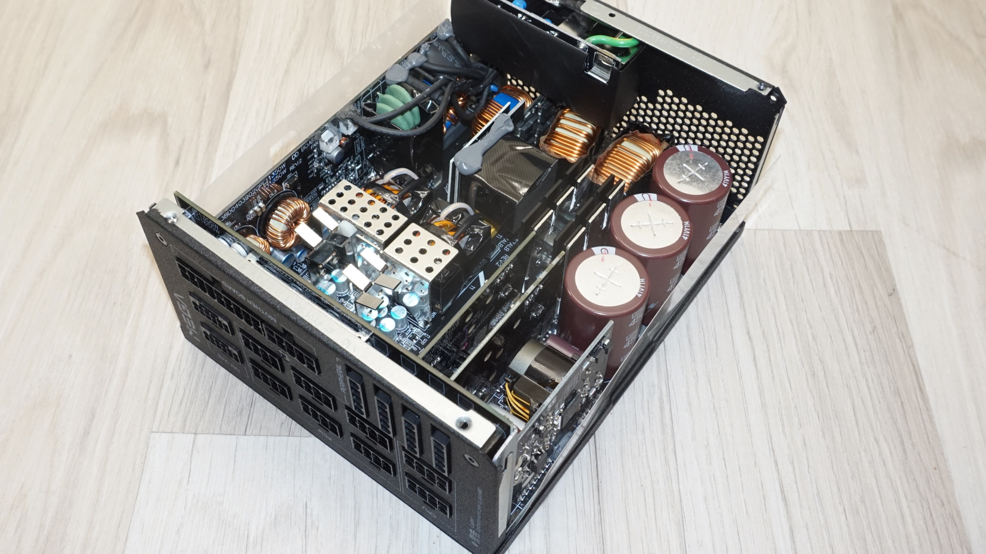 FSP Mega TI 1650W Titanium PSU