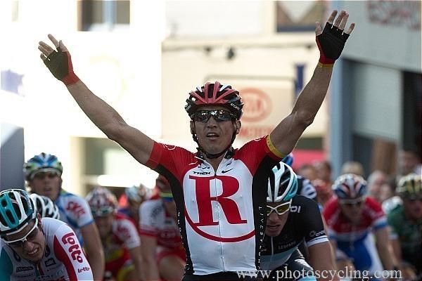 Robbie McEwen (RadioShack) is always at home on Belgian roads.