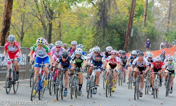 The Elite women's start seemed a bit subdued as nobody wanted to lead Georgia Gould out.