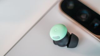 Google Pixel Buds Pro 2 Wintergreen earbud