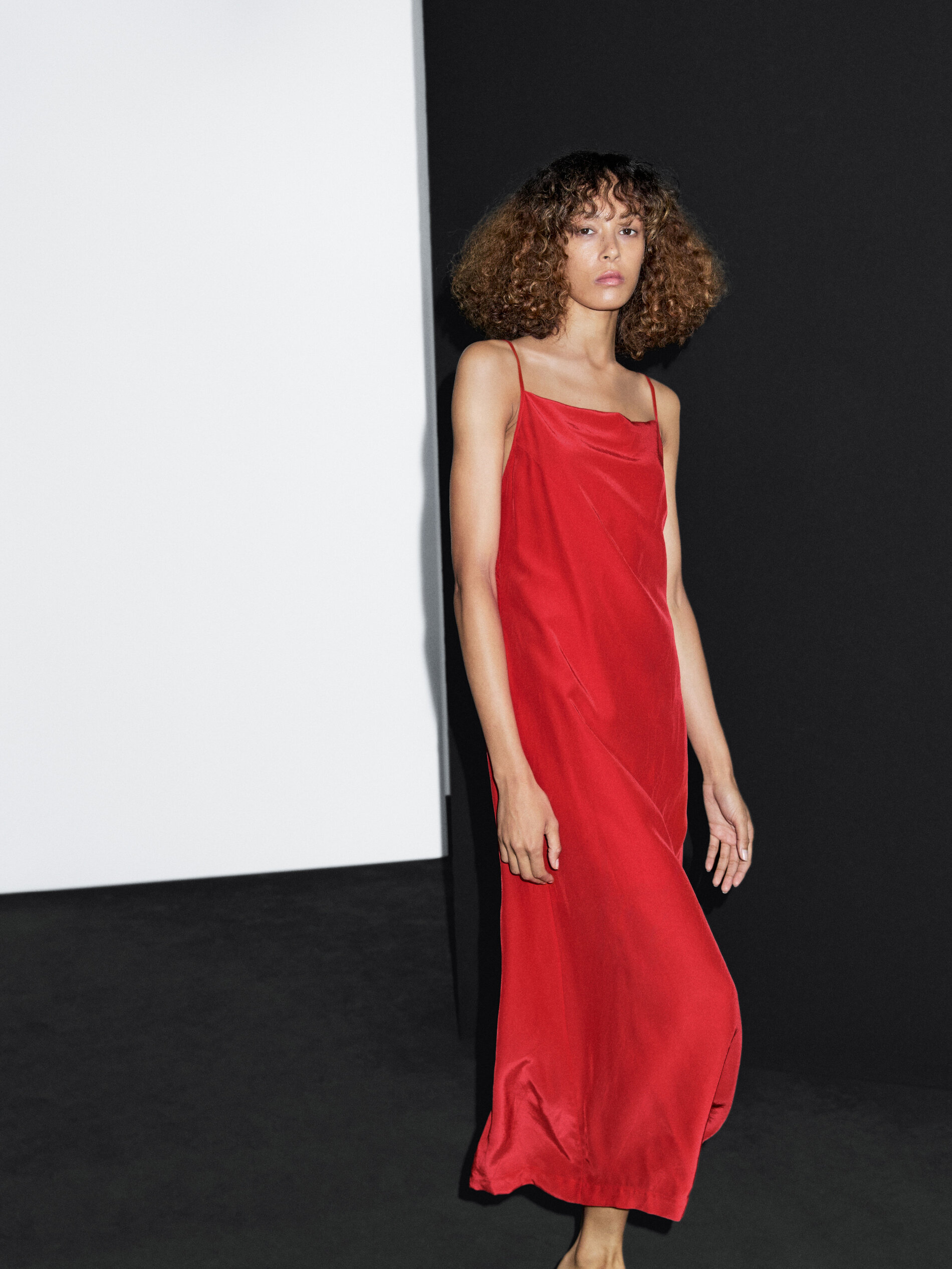 MIDI dress with straight neck