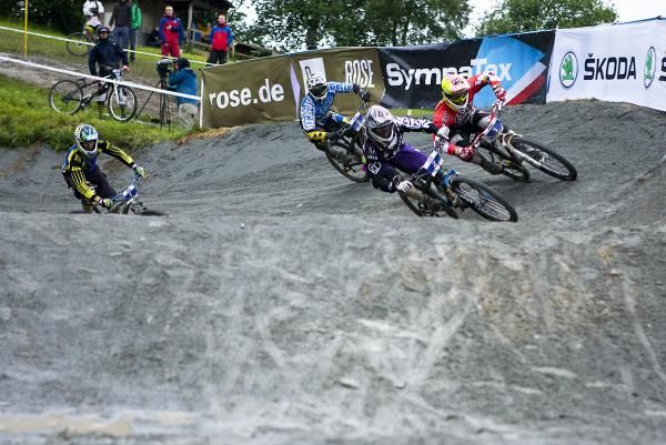 David Graf and Tomas Slavik battle in the men's race