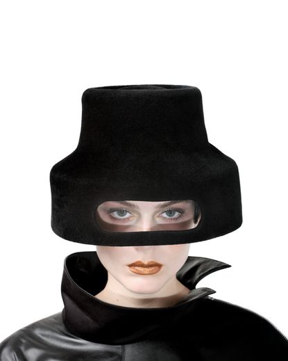 ALEXE - BLACK