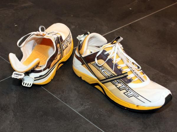 Scott is also continuing to devote some of its efforts to the multisport arena, including these intriguing T2 shoes with a rear-entry layout designed to speed transition times.