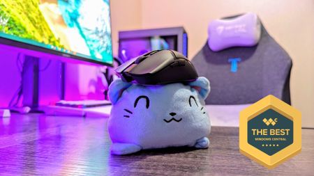 Image of the Razer Cobra HyperSpeed wireless gaming mouse.