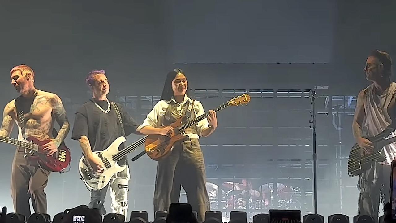 Imagine playing onstage with your favourite band at the age of 16. Nene Royal just nailed it