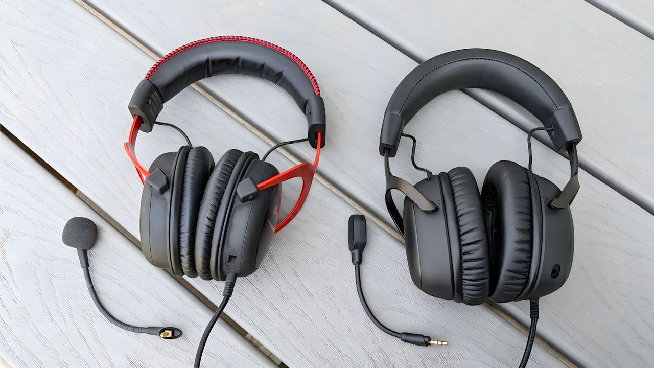 HyperX Cloud 2 next to HyperX Cloud 3 gaming headsets.