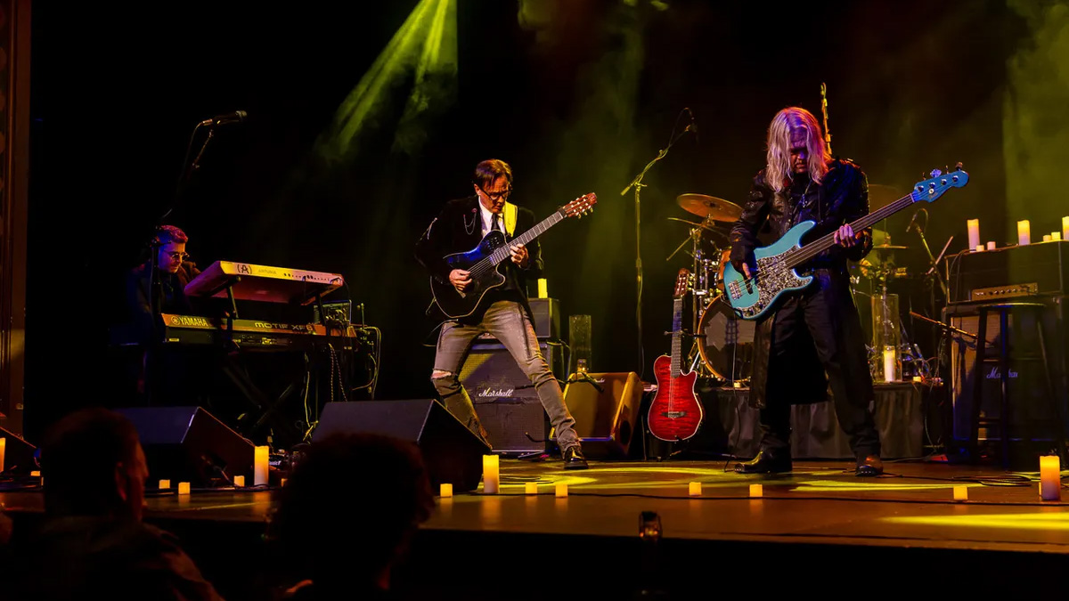 Al Nesbitt &amp; The Alchemy performing live on stage