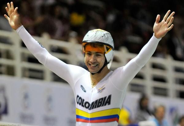 Juan Arango celebrates his victory in the Omnium