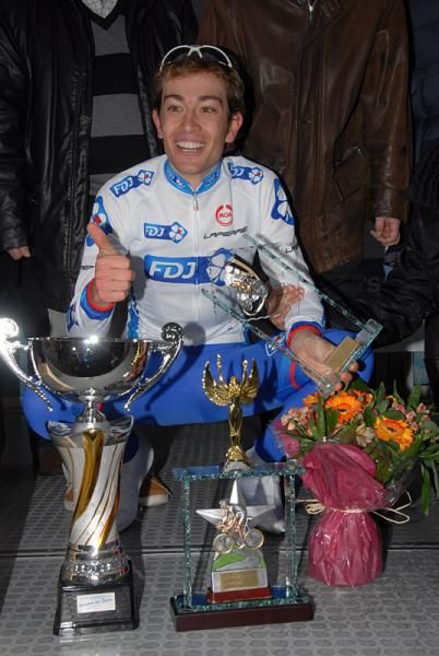 Thumbs up from race winner J&eacute;r&eacute;my Roy (FDJ).