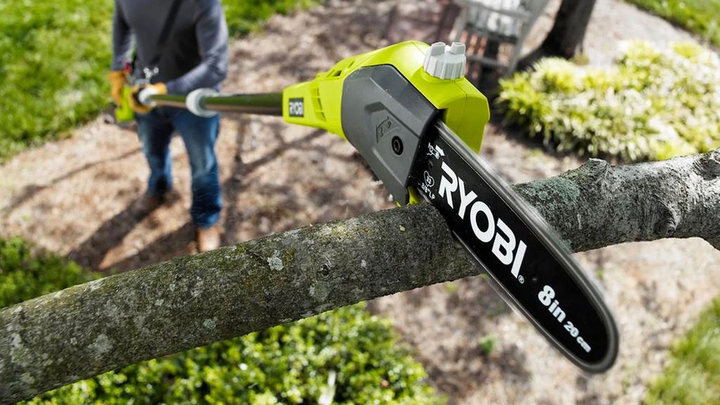 Oregon CS300 vs Ryobi 18v ONE+ Cordless Pole Pruner two cracking