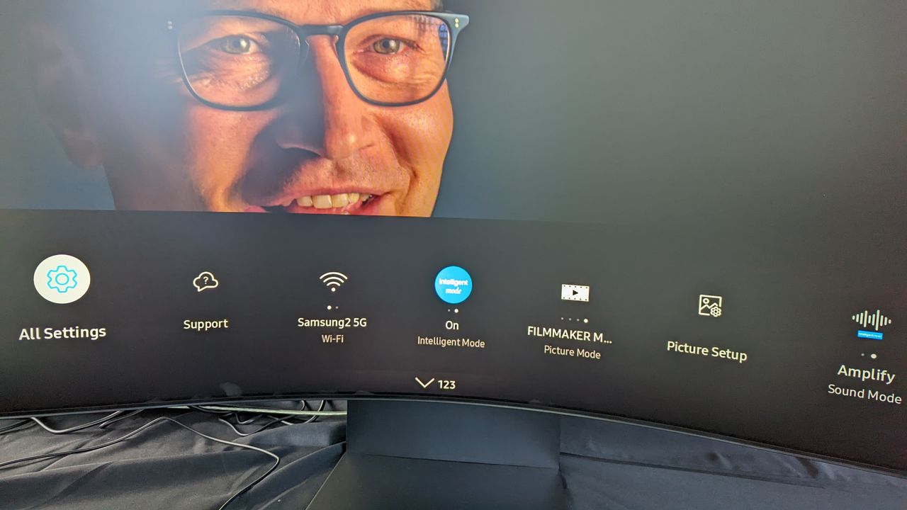 Background light issues on the Curved 55" Odyssey Ark