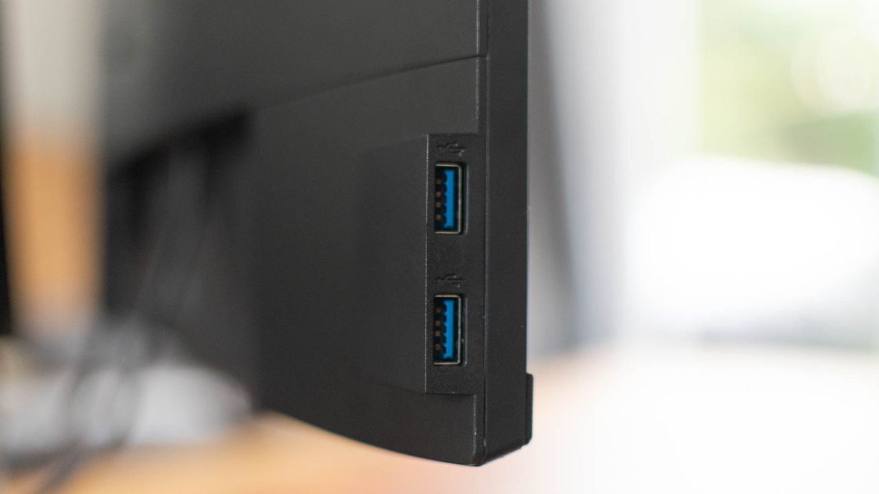 Dell P2719HC side USB ports