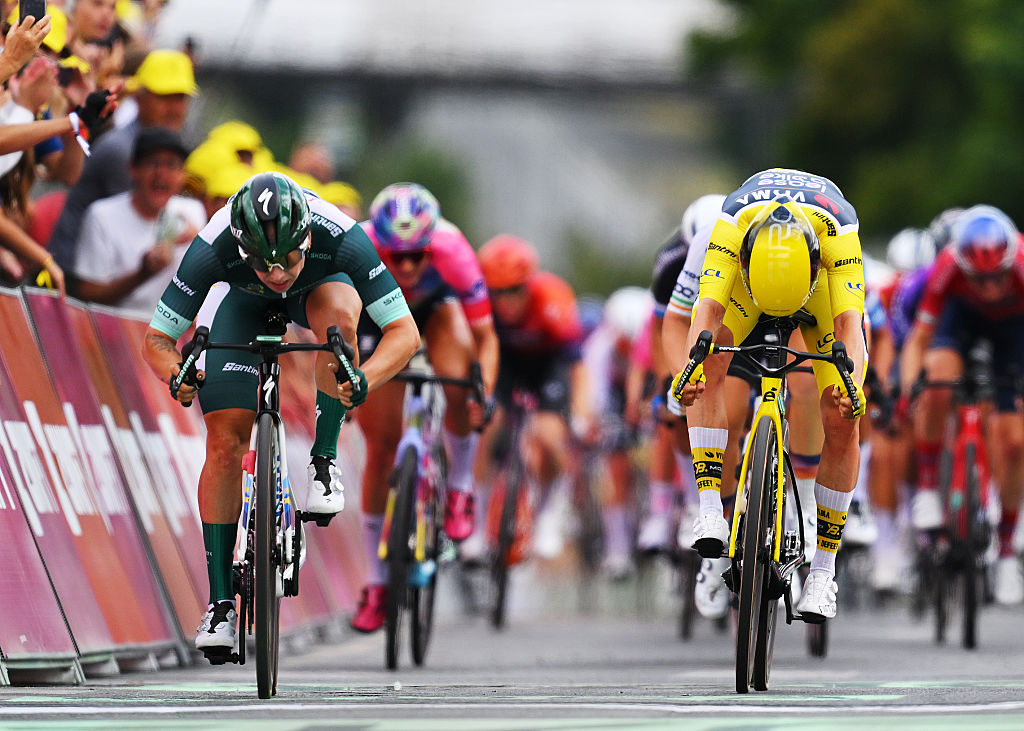 Lorena Wiebes wins stage 4 at the Tour de France Femmes