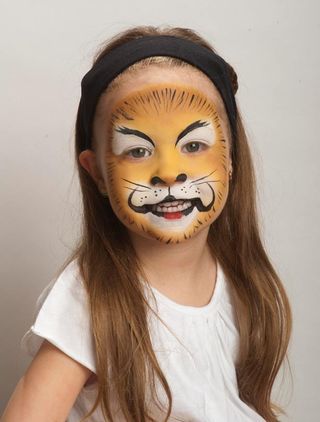 Lion face paint