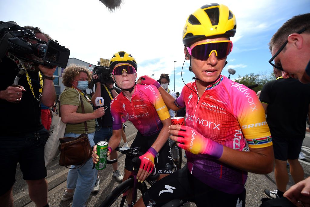 ROSHEIM FRANCE JULY 29 LR Demi Vollering of Netherlands and Ashleigh Moolman Pasio of South Africa and Team SD Worx react after the 1st Tour de France Femmes 2022 Stage 6 a 1286km stage from SaintDidesVosges to Rosheim TDFF UCIWWT on July 29 2022 in Rosheim France Photo by Dario BelingheriGetty Images