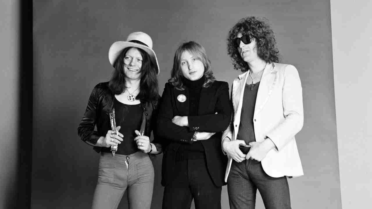Mott The Hoople posing for a photograph in 1974