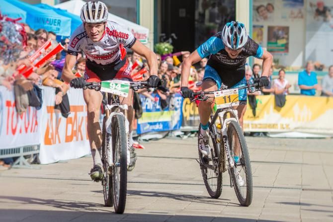 Markus Bauer sprints Torsten Marx for the stage 3 win