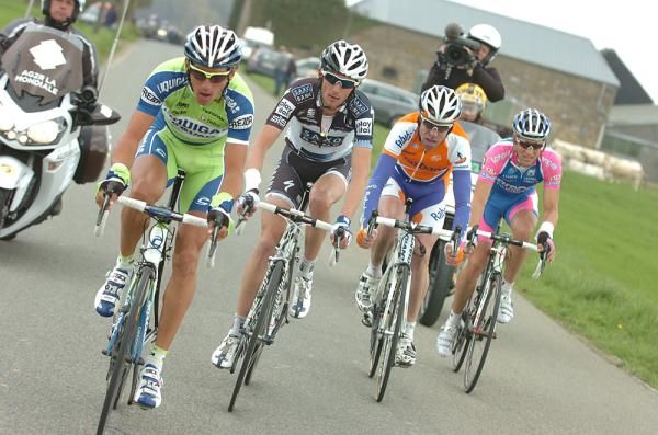 Roman Kreuziger (Liquigas-Doimo), Frank Schleck (Saxo Bank), Bram Tankink (Rabobank) and David Loosli (Lampre-Farnese Vini) made the final break, but it did not stick.