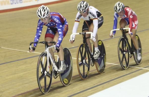 Sarah Hammer (Team Ouch) gets on the front of the break in the women's Omnium points race.