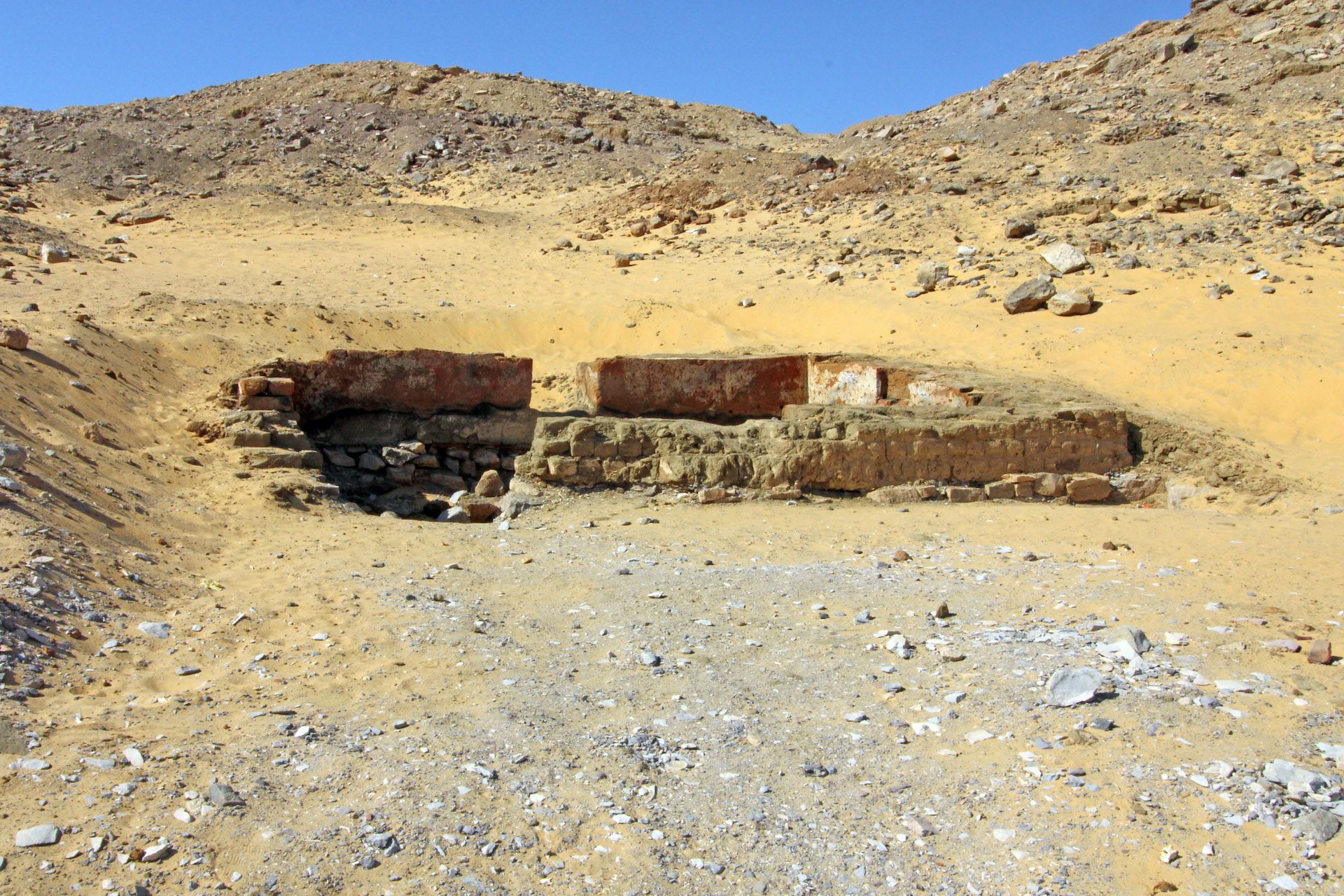 The newly discovered rectangular structure containing the tomb.
