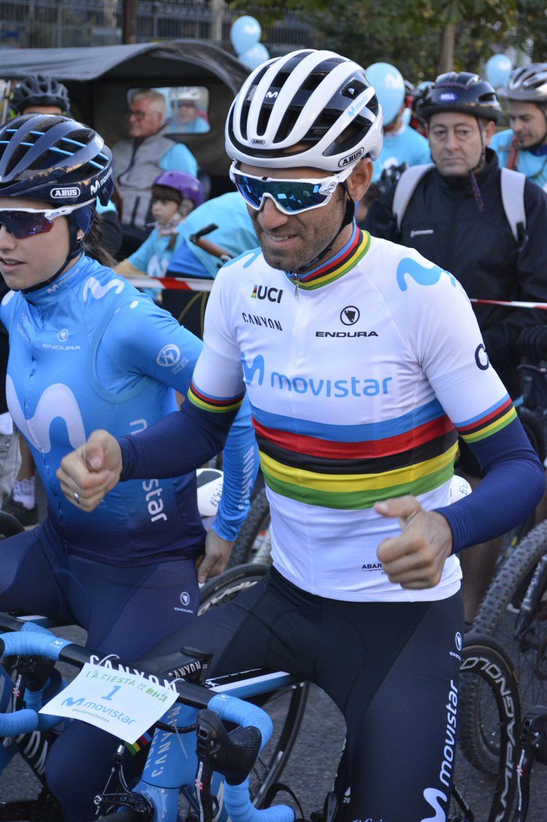 Alejandro Valverde prepares to ride in his new kit for the first time
