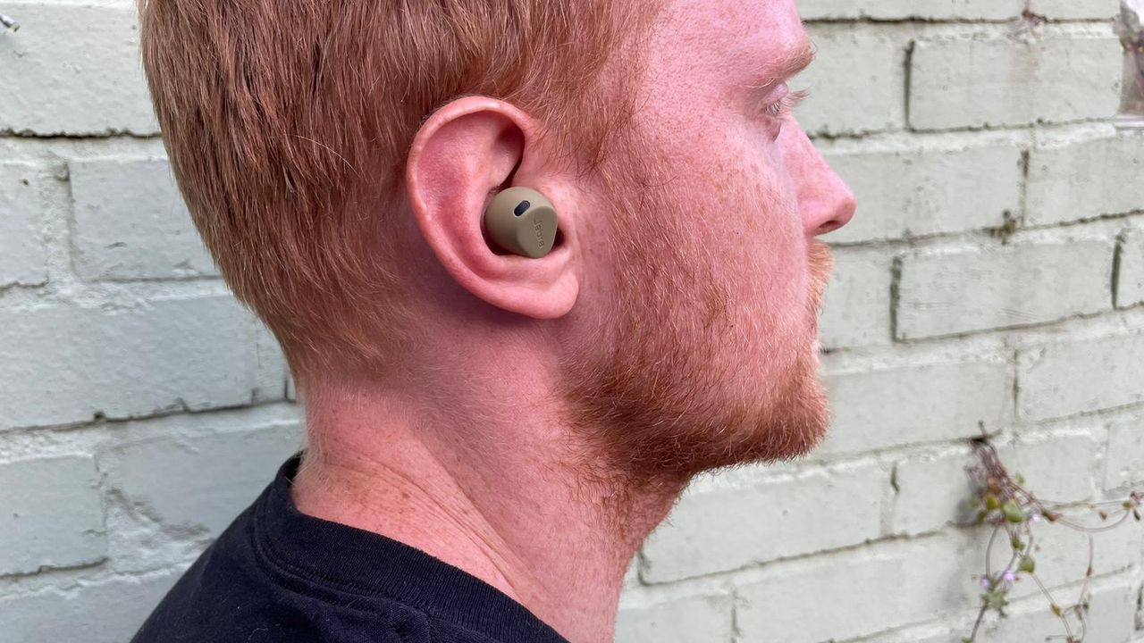 Writer Harry Bullmore wearing the Jabra Elite 8 Active Gen 2 earbuds