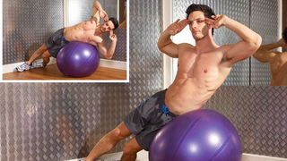 Gym ball lateral crunch