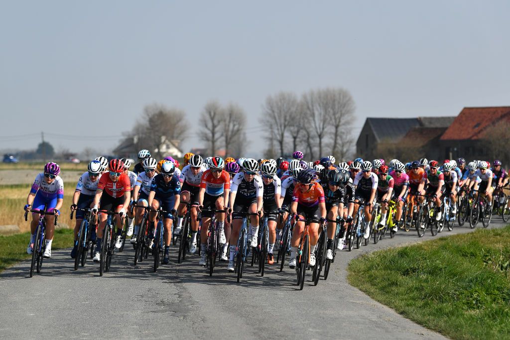 DE PANNE BELGIUM MARCH 24 LR Georgia Williams of New Zealand and Team BikeExchange Jayco Amalie Dideriksen of Denmark and Team Trek Segafredo Lourdes Oyarbide Jimenez of Spain and Movistar Team Christine Majerus of Luxembourg and Team SD Worx and Maud Rijnbeek of Netherlands and Team Nxtg By Experza lead the peloton during the 5th Exterioo Womens Classic BruggeDe Panne 2022 a 1628km one day race from Brugge to De Panne Exteriooclassic UCIWWT on March 24 2022 in De Panne Belgium Photo by Luc ClaessenGetty Images