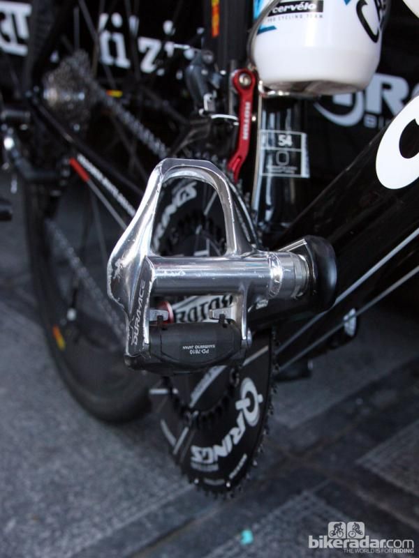 Andreas Klier (Garmin-Barracuda) was the one black sheep of the team with his aluminum-bodied Shimano Dura-Ace SPD-SL pedals.