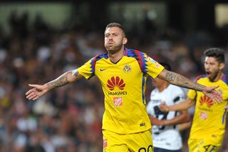 Jeremy Menez celebrates a goal for America against Pumas in May 2018.