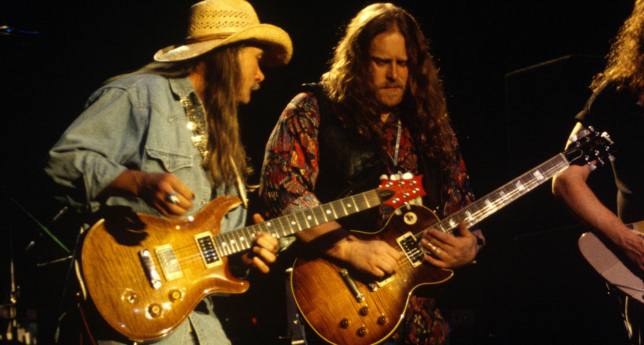 The Allman Brothers Band&#039;s Dickey Betts and Warren Haynes trade licks in 1994, with Betts playing a PRS, Haynes a Les Paul.