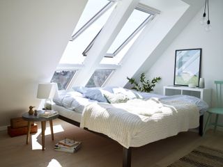 Choose a roof window that gives you a full, open view of your skyline and maximises the amount of natural daylight in the room. This top-hung roof window from VELUX is also available in an electric operated version