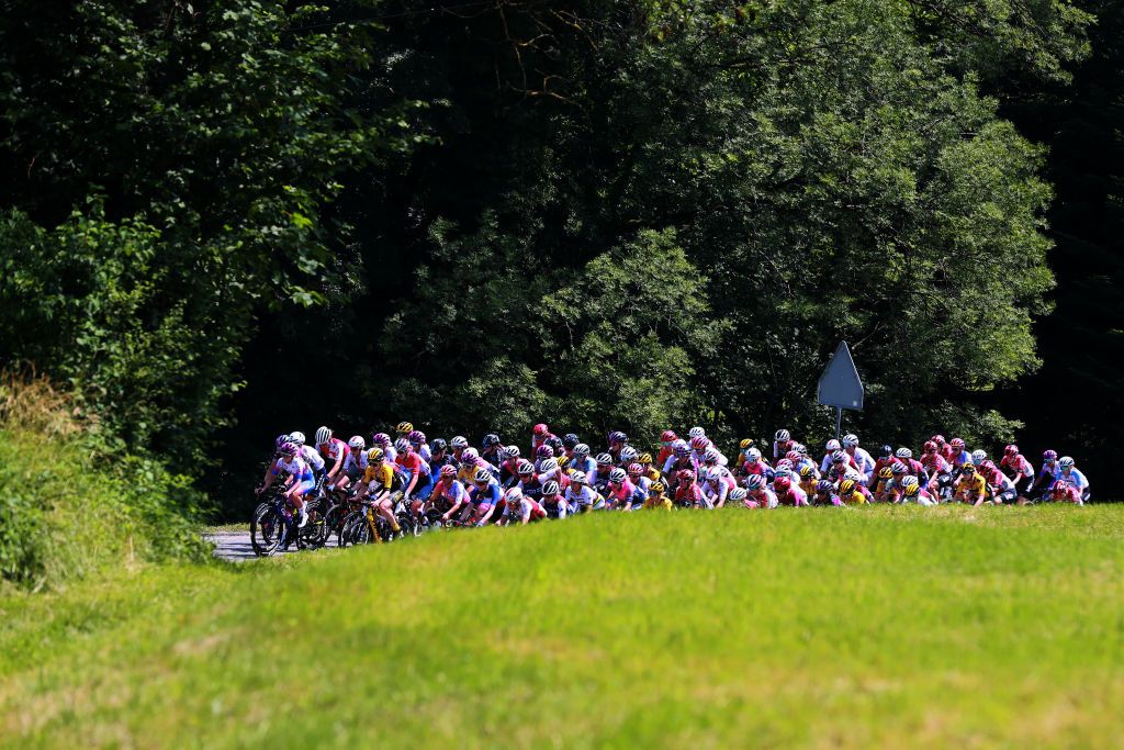 CHUR SWITZERLAND JUNE 20 A general view of the peloton passing through a landscape during the 2nd Tour de Suisse Women 2022 Stage 3 a 1242km stage from Vaduz to Chur on June 20 2022 in Chur Switzerland Photo by Heinz ZwickyGetty Images