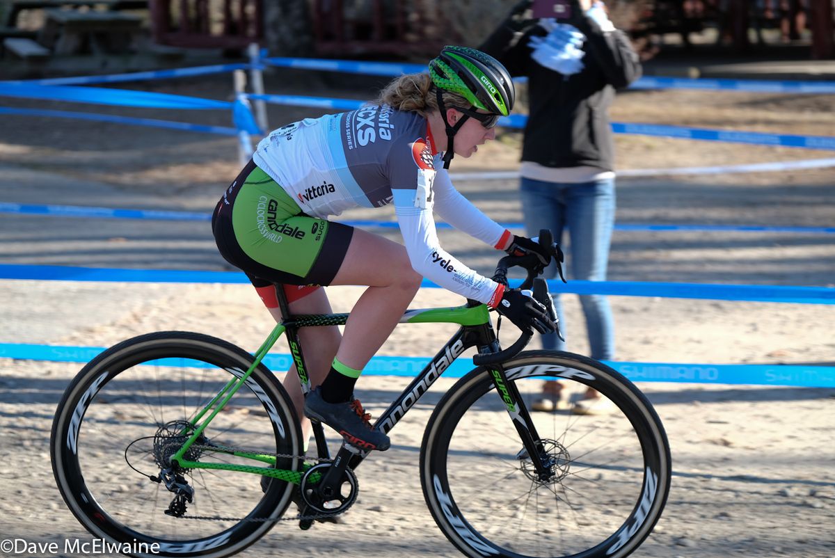 Emma White (Cannondale) leading near the end of lap one.