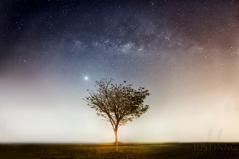 Milky Way and Venus Over Singapore by Justin Ng 