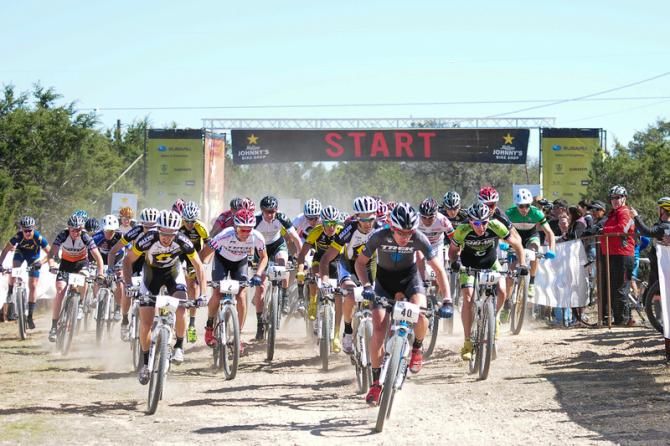 Dan McConnell wins the Elite Men's start