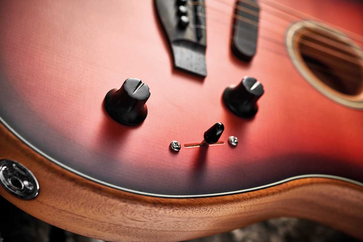 Each position of the Acoustasonic’s five-way Voice Selector offers two sounds that can be selected individually or morphed together by the lower Mod knob.