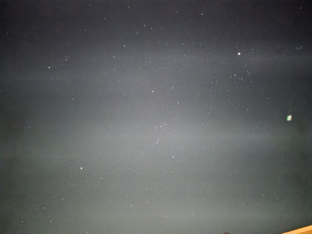 Galaxy S25 Ultra night mode glitch sample.