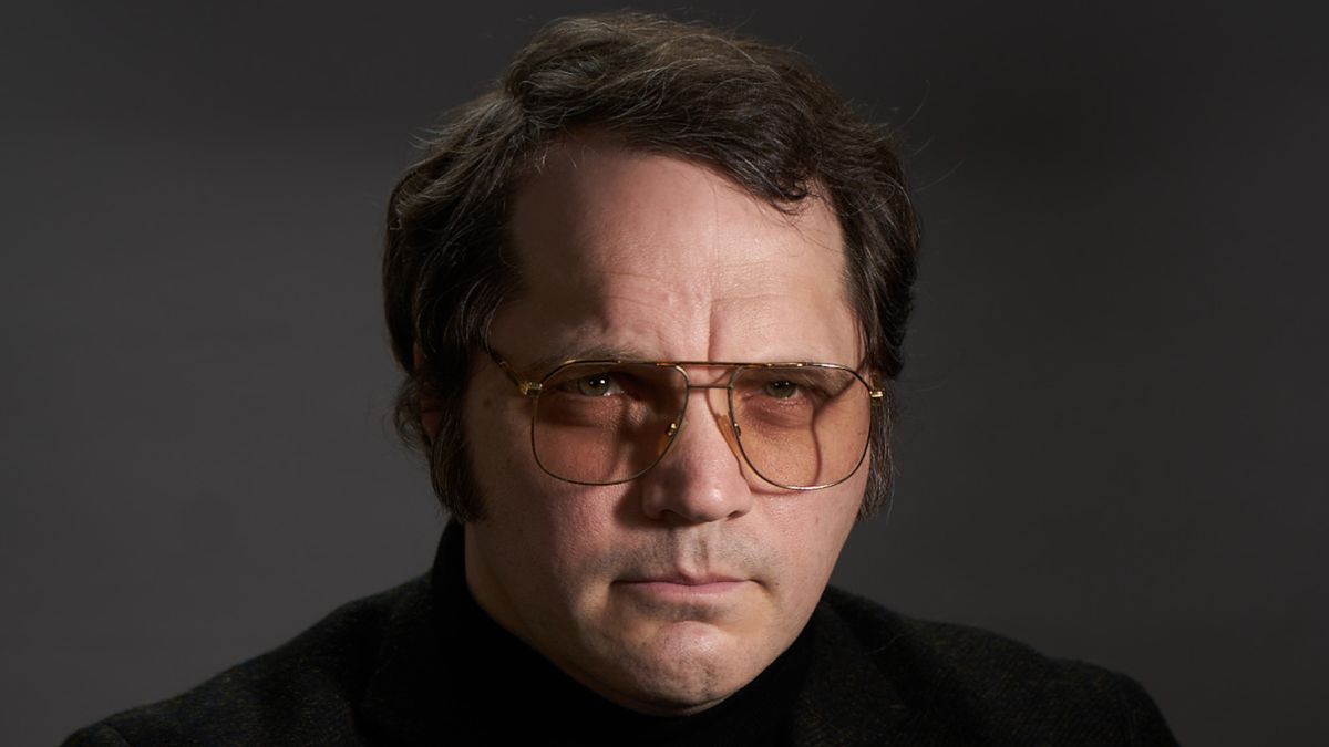 A portrait photo of Garth Marenghi.