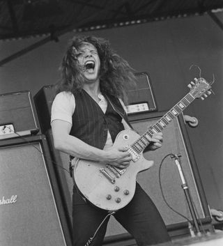 Kossoff onstage with the 'Stripped Top' Les Paul at the Isle of Wight Festival, 1970.