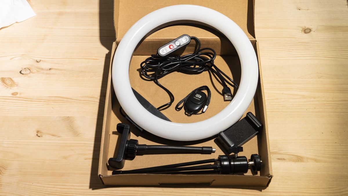 This cheap Amazon 'Ring Light For Phone' offers amazing bang for your