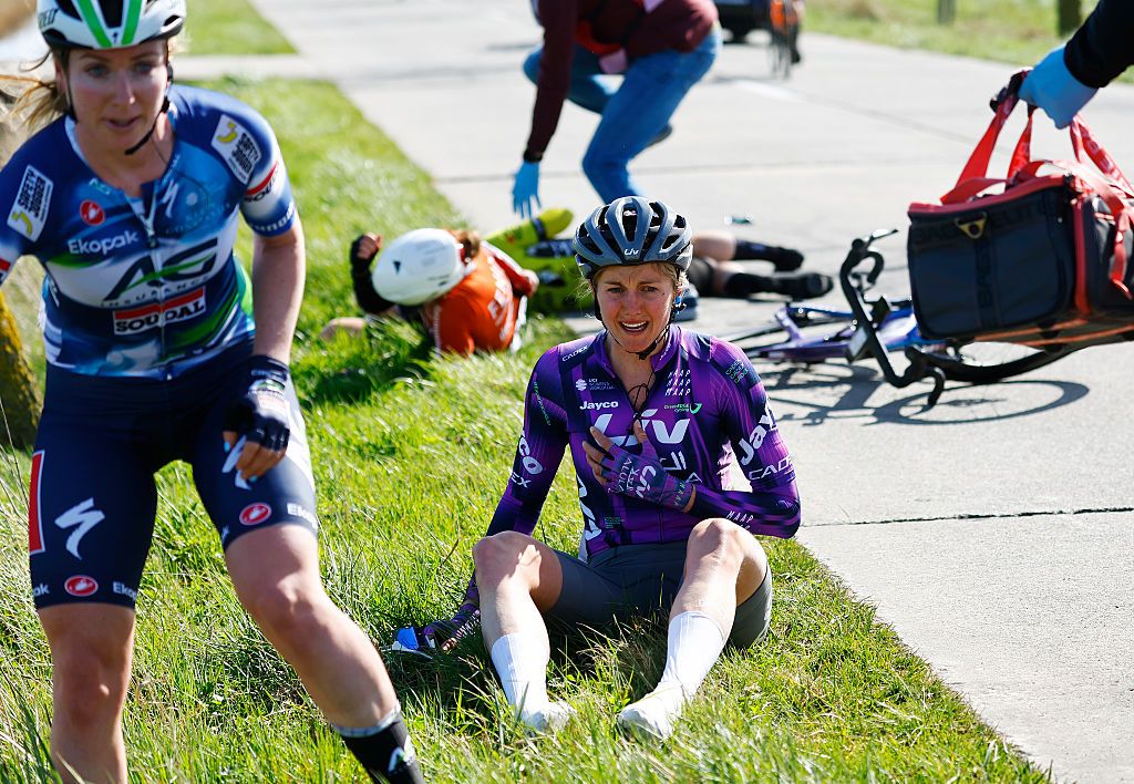WEVELGEM BELGIUM MARCH 30 Amber Pate of Australia and Team Liv AlUla Jayco reacts after being involved in a crash during the 14th GentWevelgem in Flanders Fields 2025 Womens Elite a 1689km one day race from Ypres to Wevelgem UCIWWT on March 30 2025 in Wevelgem Belgium Photo by Rafa Gomez PoolGetty Images