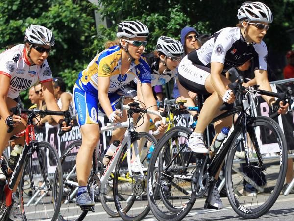 Nanci Modica (Radical Media) tries to push the pace but Raquel Miller keeps focus on keeping the field together for her sprinter as Peta Takai (Gotham Girl's Racing) jumps into the action.