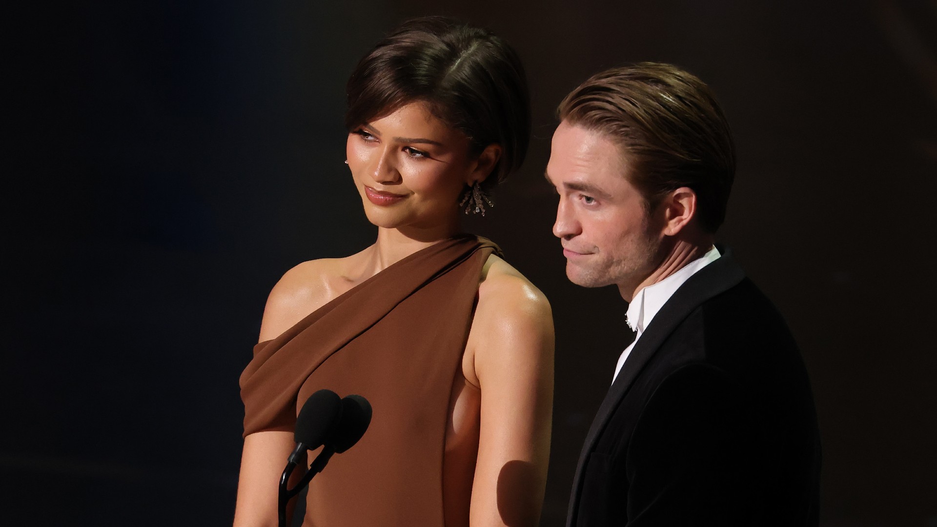zendaya and robert pattinson present at the 2026 oscars