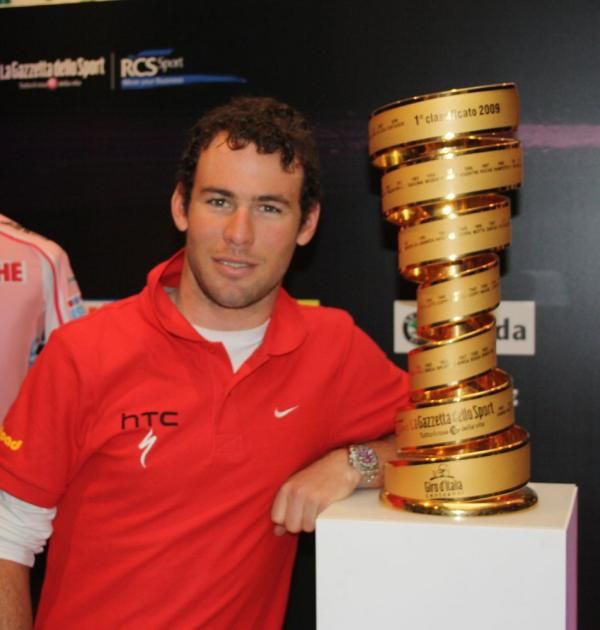 Mark Cavendish with the Giro d'Italia winner's trophy.
