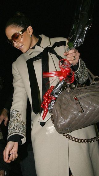 Jennifer Lopez with one of the best Marc Jacobs bags loved by celebrities